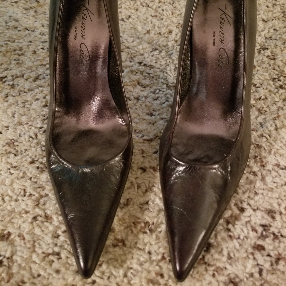 Brand new leather pumps